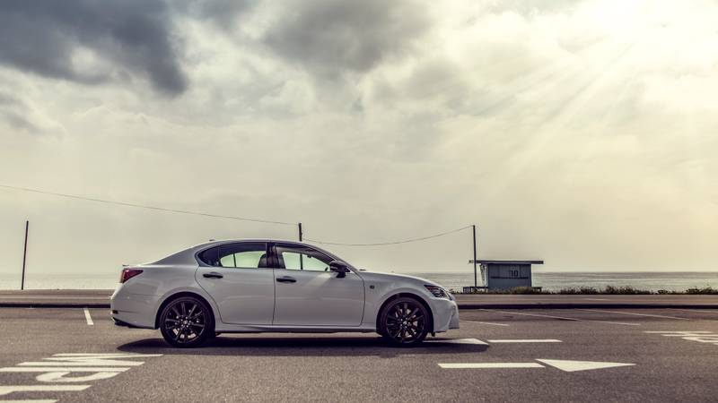 Illustration for article titled How Does A Brand New Lexus Compare To A Used One With 900,000 Miles?